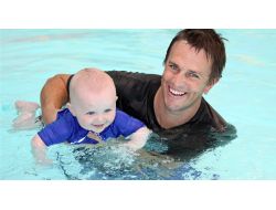 Bebekler İçin Yüzme Kursu Başlıyor