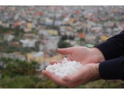 Kozan'da Dolu Yağışı Etkili Oldu