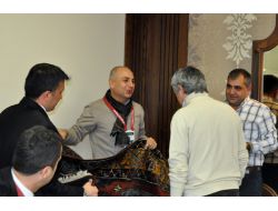 Jose Mourinho’ya Bünyan Halısı Hediye Edildi