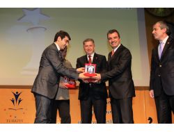 Gençlerden Kavuncu’ya Onur Ödülü