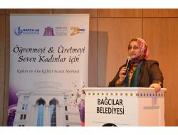 Bağcılar Belediyesi'nden Ailelere Çocuk Yetiştirme Semineri