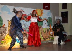 Deprem Tiyatrosu Ücretsiz Sahnelendi