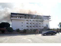 Otel Yangınında 3 İşçi Dumandan Hastanelik Oldu