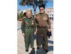 Kore Gazileri, Gemide Başlayan Arkadaşlıklarını 63 Yıldır Sürdürüyor