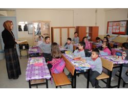 Manisa'da Öğretmenler Derse Serbest Kıyafetle Girmeye Başladı