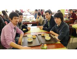 Kahramanların Anısına Buğday Çorbasını Yudumladılar