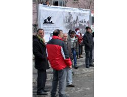 Kürtçe Ve Türkçe Afişlerle Kardeşlik Mesajı