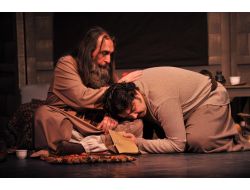 ‘yol Ter Gül’ Oyunu Seyircilerle Buluşmaya Devam Ediyor