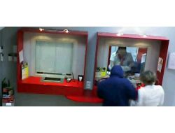 Rusya'da Silahlı Banka Soygunu Kamerada