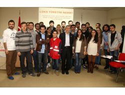 Gençlerden Örnek Davranış