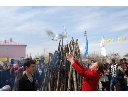 Nevruz Ateşi Yakıldı, Barış Güvercinleri Uçuruldu!