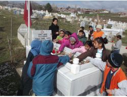 Minik Öğrenciler Çanakkale Şehitlerini Dualarla Andı