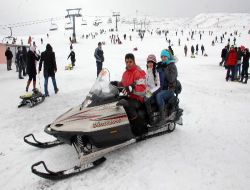 Tatili Fırsat Bilen Kayak Severler Eciyes'e Akın Etti