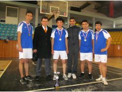 Kızılırmak Koleji, Badminton Turnuvası'nda İl Birincisi Oldu