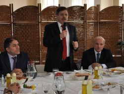 Uşak Üniversitesi Rektörü Çelik, Yabancı Öğrencileriyle Biraraya Geldi