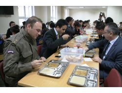 Şehitleri Anmak İçin Buğday Çorbası Ve Üzüm Hoşafı İçtiler