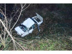 Direksiyon Hakimiyetini Kaybeden Sürücü Şarampole Yuvarlandı: 1 Ölü