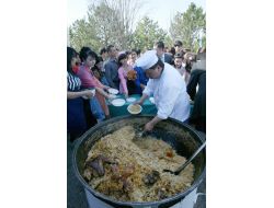 Özbek-türk Bankası Geleneksel Nevruz Pilavı Verdi