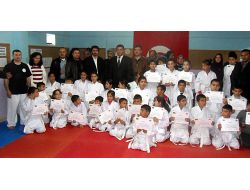 Minik Karateciler Terfi Sınavında Ter Döktü