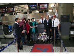 Havalimanında Yolculara Nevruz Sürprizi