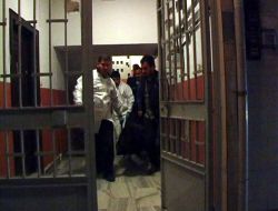 Para Vermeyen Babasını Öldürdü