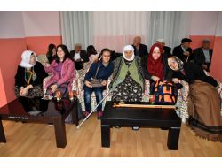 Uşak Körfez Dershanesi Öğrencileri Huzurevini Ziyaret Etti