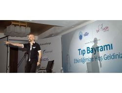 Atalay Demirci, Sağlık Çalışanlarını Kahkahadan Kırdı Geçirdi