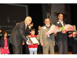 Oğlunun Madalyasını Ağlayarak Aldı