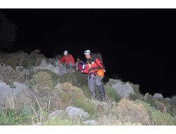 Akut Ekibi 6 Saat Dağda Koyun Aradı