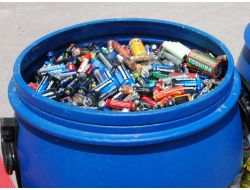 En Çok Atık Pil Toplayan Camiye Kent Mobilyası Verilecek