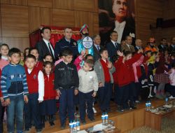 Trafik Kurallarını Öğreten Hacivat Ve Karagöz Olunca, Çocuklar Keyiflendi