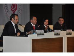 Gazeteciler Medyanın Durumunu Ve Mesleklerini Tartıştı