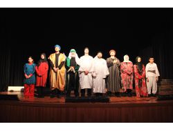 Patnos'ta Sahnelenen Tiyatro, İzleyenleri Ağlattı