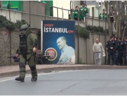 Ak Parti İlçe Başkanlığı Önünde Şüpheli Paket Alarmı