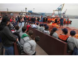 Öğrenciler Deniz Temizleme Tatbikatını İzledi