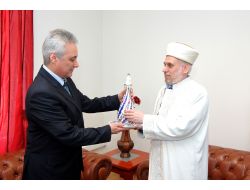 Bulgaristan'ın Geçici Başbakanı Raykov, Başmüftüyü Ziyaret Etti