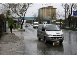 Bursa'da Lodos Ve Yağmur Etkili Oluyor