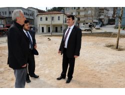 Osmangazi Belediyesi'nin Meydan Çalışmaları Sürüyor