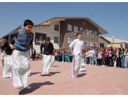 Nevruz Coşkusunu Öğrenciler Öğretmenleriyle Birlikte Yaşadı