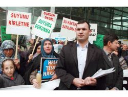 Uluslararası Bursa Su Kongresi'nde Köylülerden Çamurlu Su Eylemi