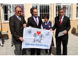 Köy Okuluna ‘Beyaz Bayrak’ Verildi