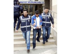 Yakalanmamak İçin Uyuşturucuları Bacaya Poşetle Asmış