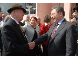 Öztürk Ailesi ‘yaşlılara Saygı Haftasında’ Huzurevi Sakinleriyle Buluştu