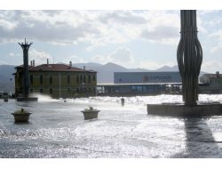 İzmir Yine Su Altında