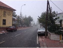 Konya Baharda Kıştan Kalma Karlı Bir Güne Uyandı