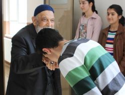 Baba Gül: Anne, Baba Ve Öğretmenlerinize Karşı İtaatkar Olun