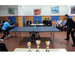 Babalar, Masa Tenisi Turnuvasında Yarıştı