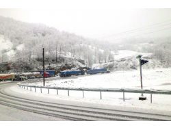 Cankurtaran Yolunda Kar Geçit Vermiyor