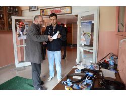 Adaylardan Çıkan Eşyalar İşportacı Tezgahını Andırdı