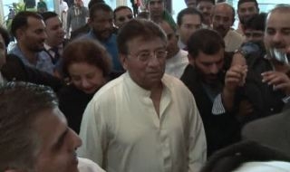 Pervez Müşerref Pakistan’a geri döndü
